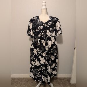 Desert shores black And white lounger moo moo